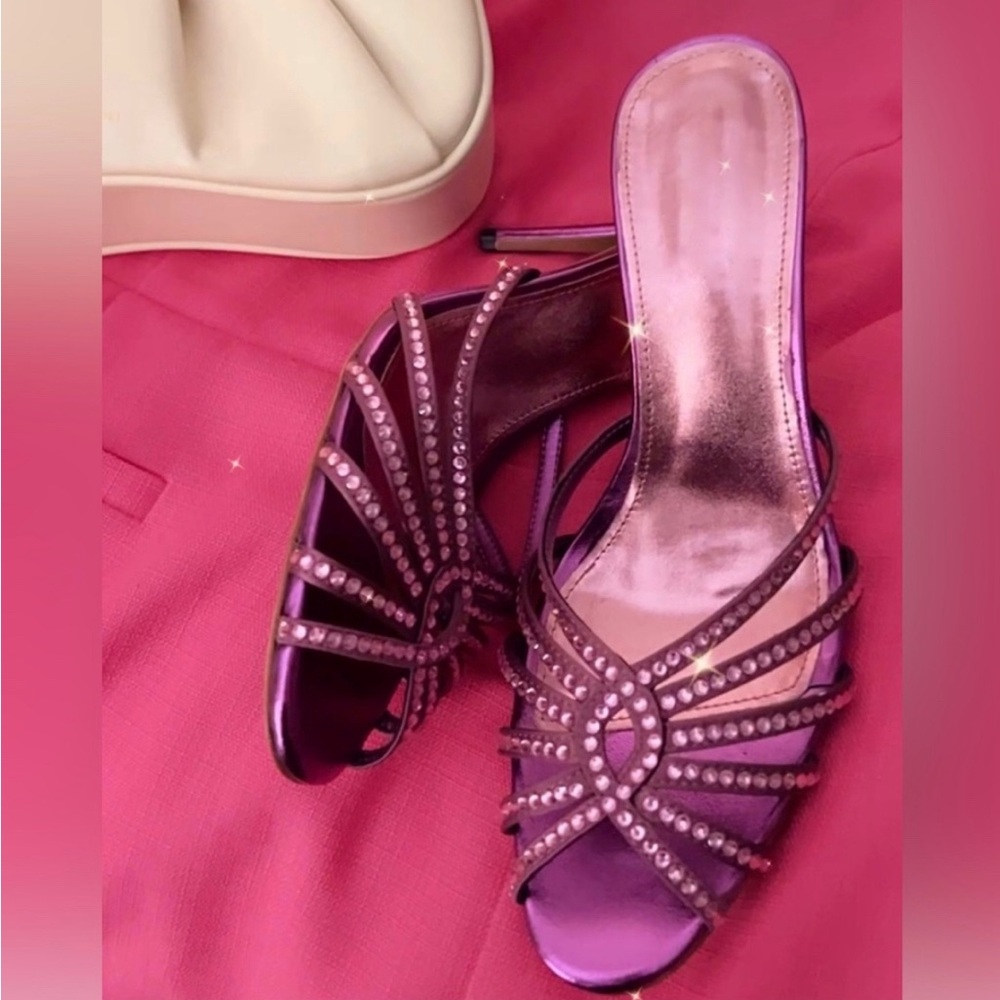 Flow Embellished Leather Mules✨